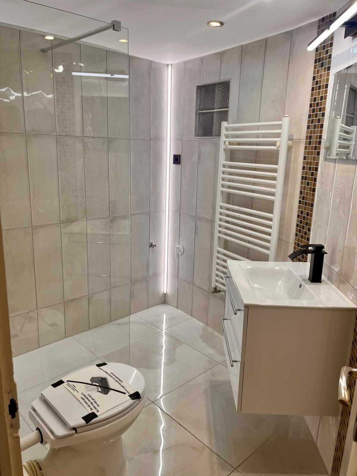 Kalvaria With Balcony, Free Parking And Ac Budapest Exterior foto