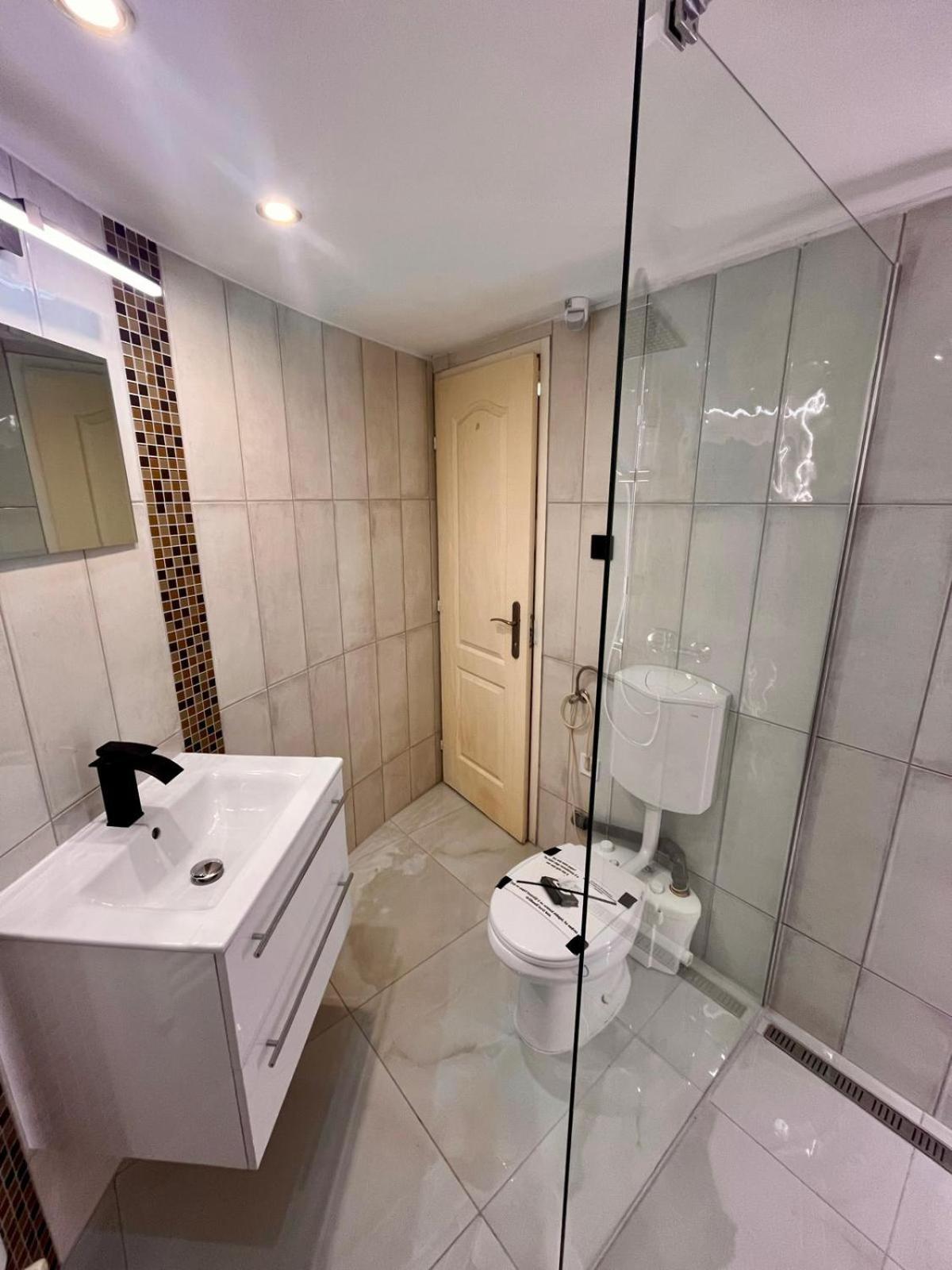 Kalvaria With Balcony, Free Parking And Ac Budapest Exterior foto