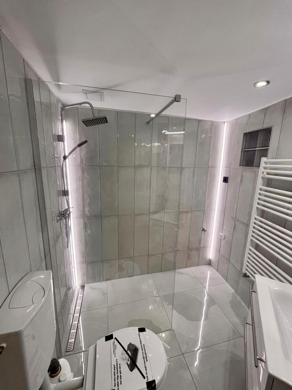 Kalvaria With Balcony, Free Parking And Ac Budapest Exterior foto